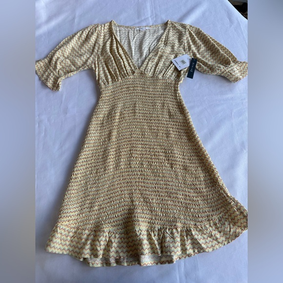 NWT O'Neill Yellow Colorful Dress Size XS - Picture 1 of 14